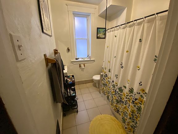 5th image of 4136-4138 Hartford St #1