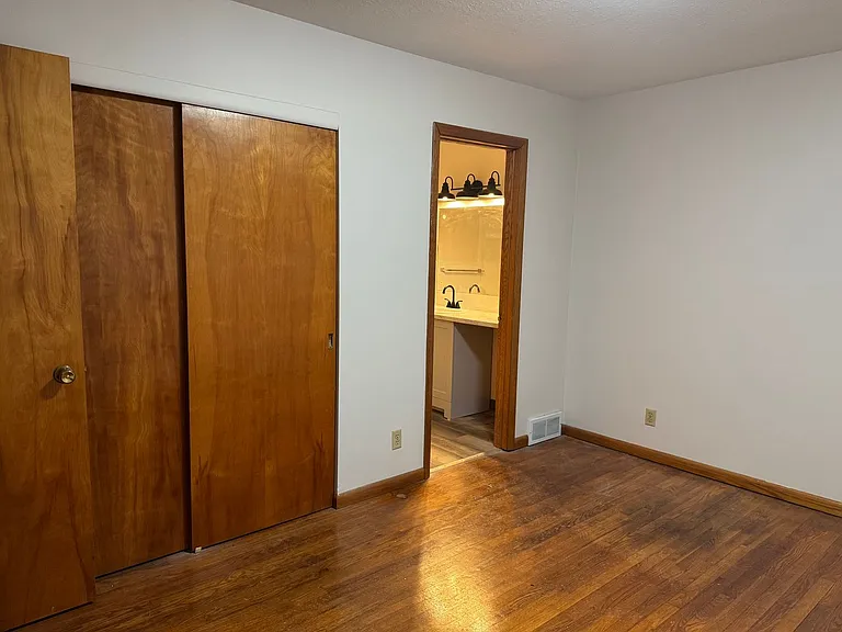 565 West Ave — Photo 6