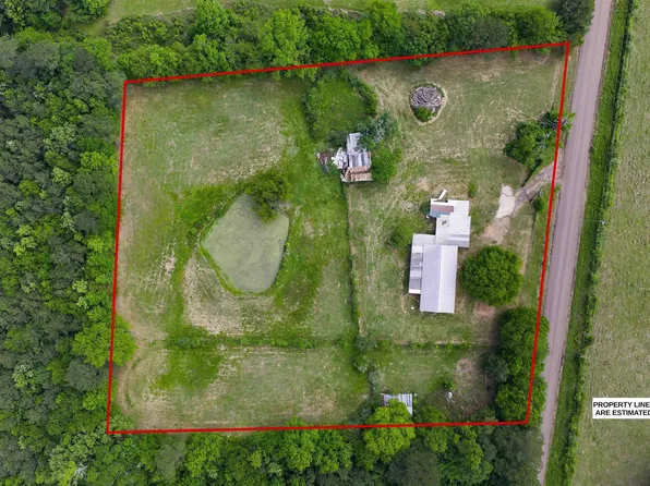 452 County Road 336, De Berry, TX 75639