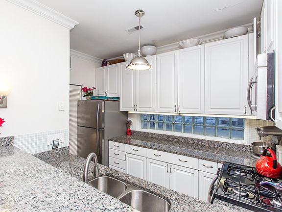 5th image of 1714 N Bissell St