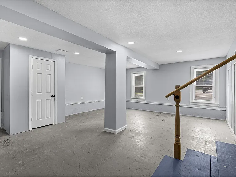 938 Locust Ave — Photo 30