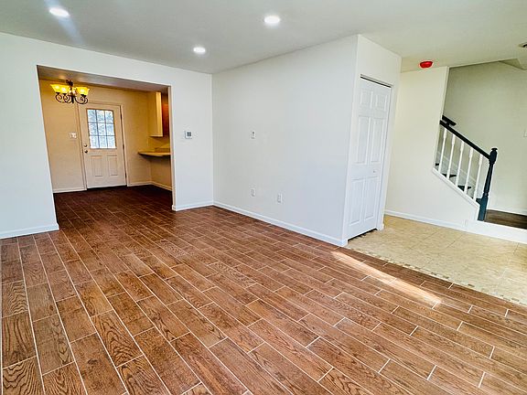 3rd image of 1520 Timber Chase Dr