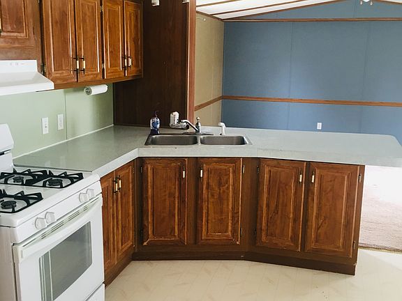 Kitchen with appliances