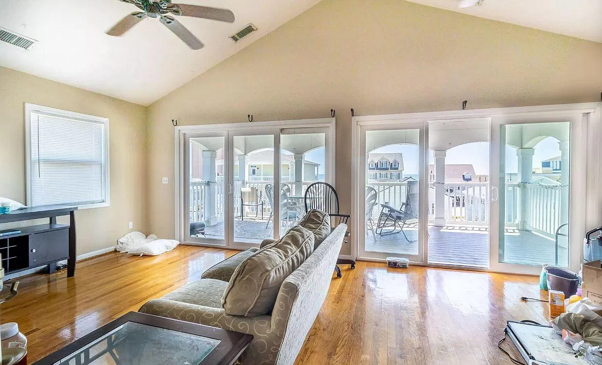 3 bed, 2000 sqft, $2,295 — Photo 3