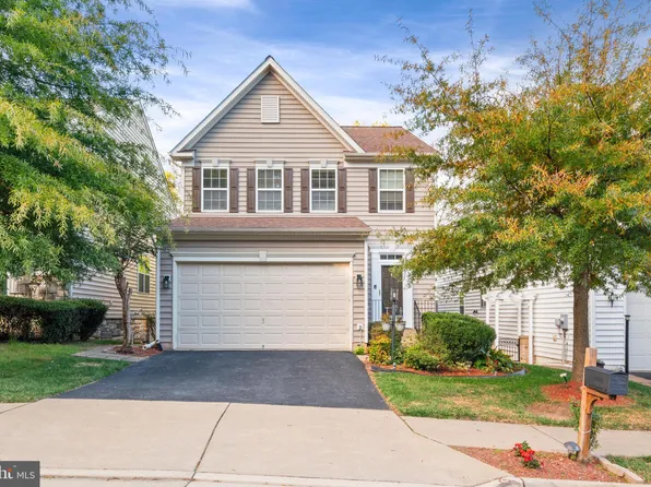 3368 Eagle Ridge Dr, Woodbridge, VA 22191