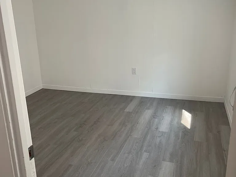 732 W Park St — Photo 10