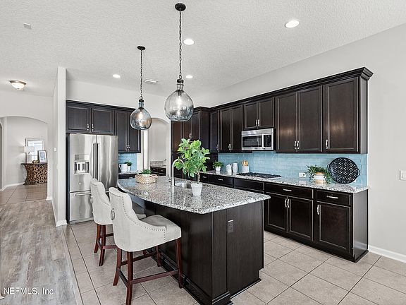5th image of 143 WILLOW LAKE Drive