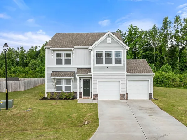 206 Pineapple Pl, Benson, NC 27504