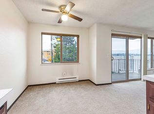 807 N 40th St APT 303, Seattle, WA 98103