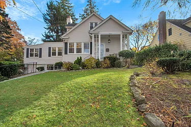 324 Beverley Road, #1