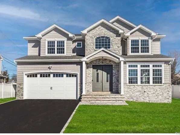 114 Kathleen Drive, Syosset, NY 11791