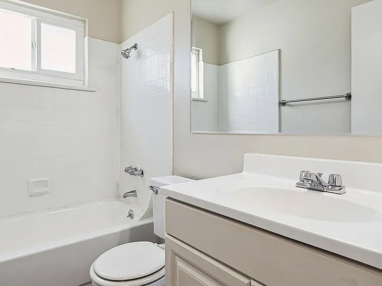 Coral Gardens Apartments — Photo 4