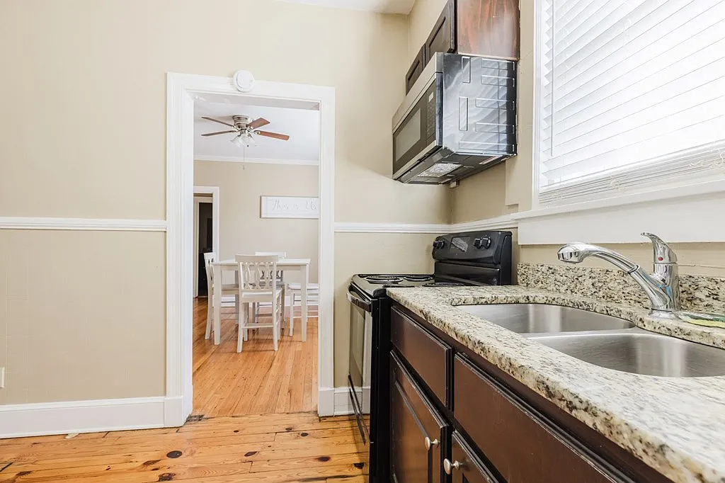 2 bed, 2.0 bath, 1460 sqft, $1,375 — Photo 3