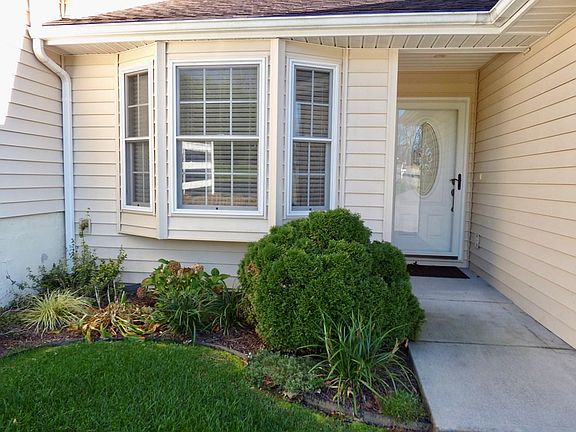 3rd image of 315 Spring Meadow Dr