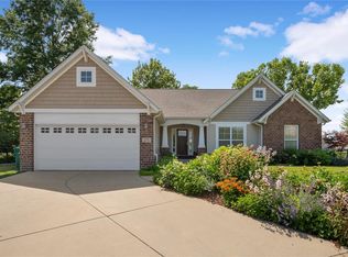 230 Shawnee Ct, O'Fallon, IL 62269