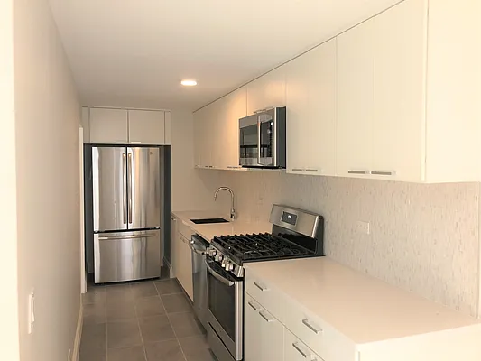 Rented by A&E Real Estate Management | media 15