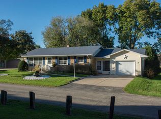 102 Carolee Ln, Morrison, IL 61270