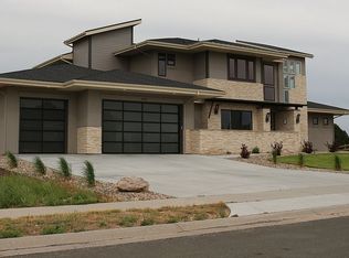 2426 Eastview Dr, Castle Rock, CO 80104