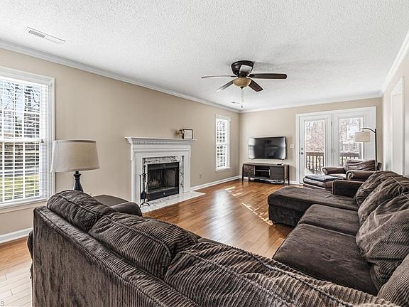 5th image of 1713 Avenbury Ct