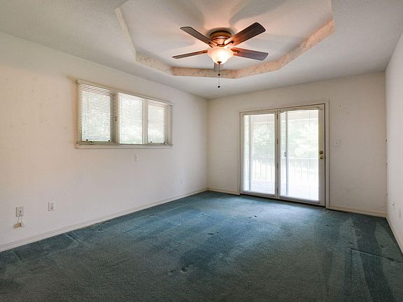 5th image of 21 Bridgeview Dr