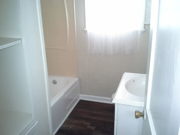 1007 Marvin Ave — Photo 8