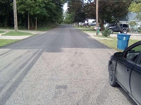 5th image of 220 Murphy St