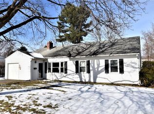 11 Lawton Rd, Manchester, CT 06042