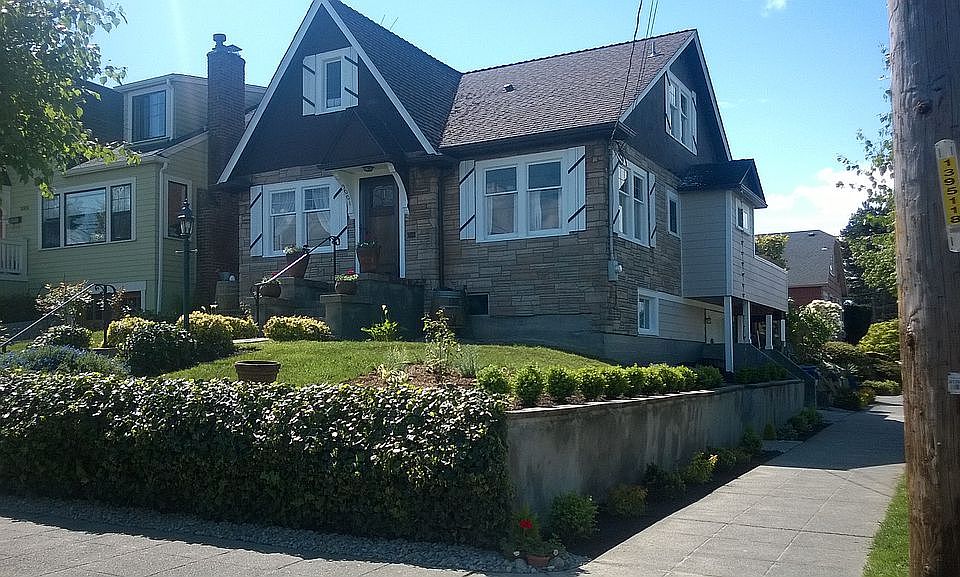 1st image of 3001 Belvidere Ave SW