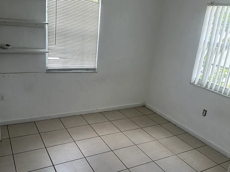 1788 SW 7th St #5 — Photo 8