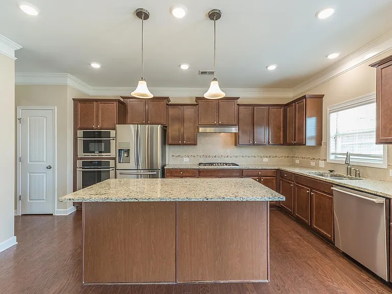 4740 Alexandria Ave — Photo 20