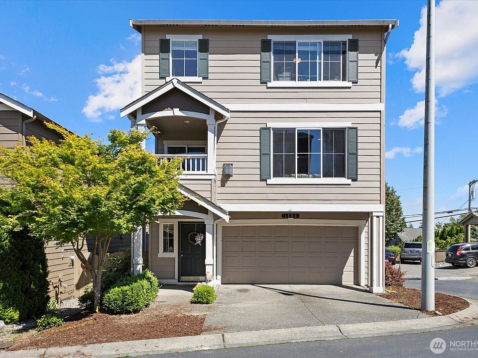 1st image of 1203 93rd Drive NE
