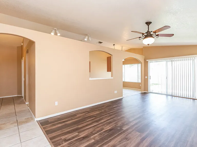 146 W Melody Ct — Photo 4
