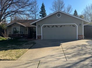 809 Fountain Cir, Redding, CA 96003