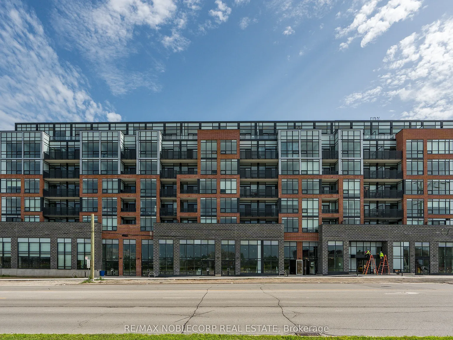 South District Condos — Photo 3