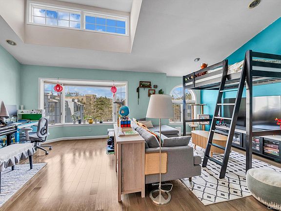 5th image of 239-48B Oak Park Drive #7B