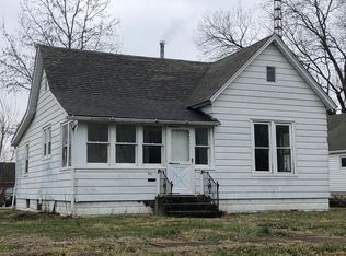 301 N 10th St, Herrin, IL 62948