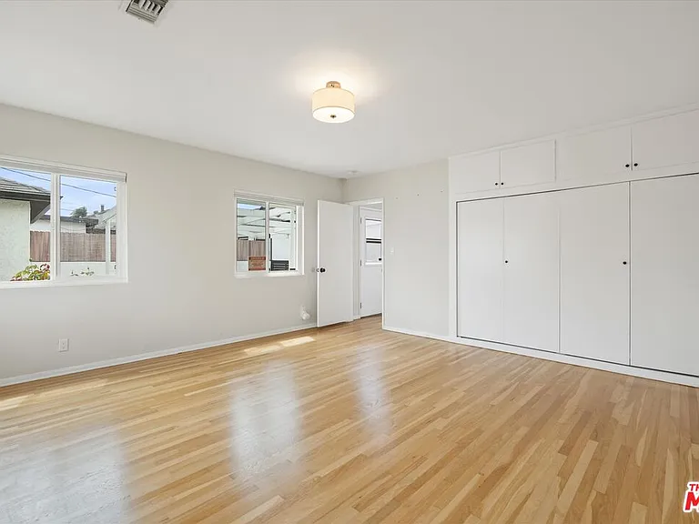 8348 Reading Ave — Photo 14