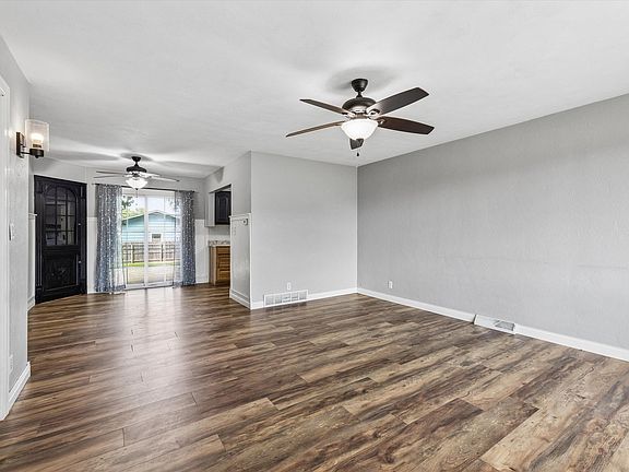 3rd image of 1124 12th St