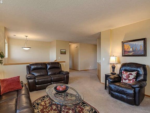 3rd image of 1038 SW Arrowhead Pl