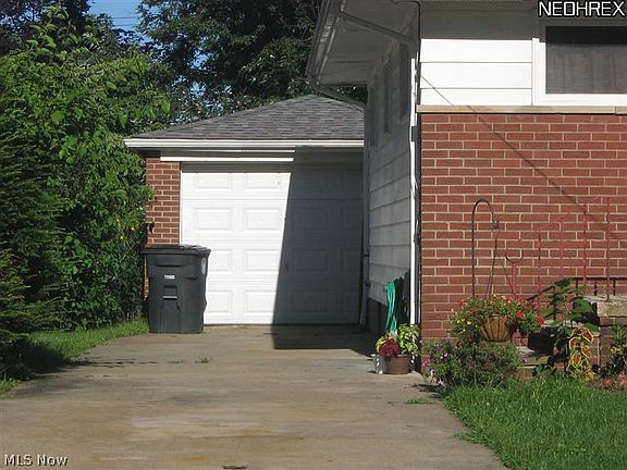 3rd image of 282-284 Middlefield Dr