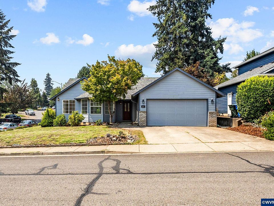 1st image of 819 Mule Deer St NW