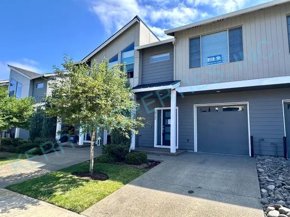 12706 SE Zion St, Happy Valley, OR 97089
