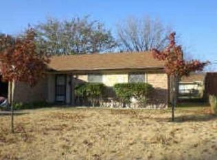 434 Hawthorne Ln, Grand Prairie, TX