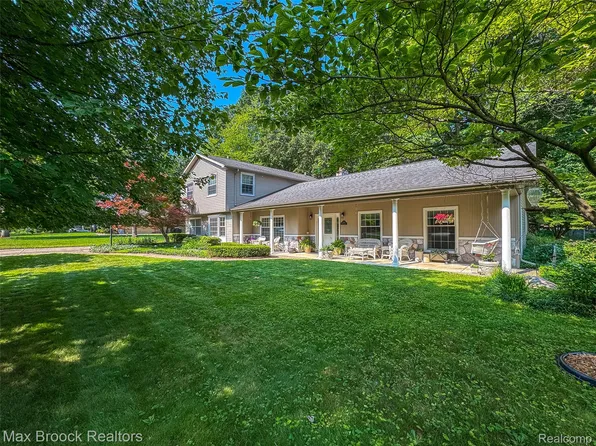 15591 Hidden Ln, Livonia, MI 48154