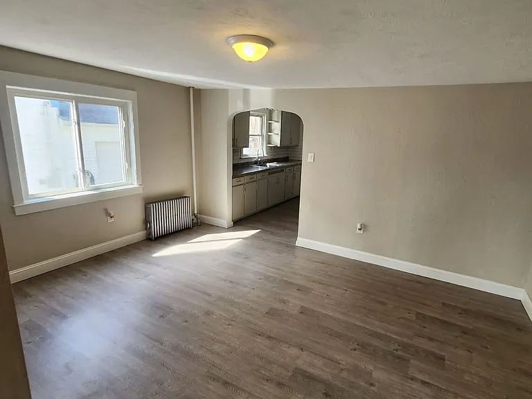 166 E State St #166 — Photo 4