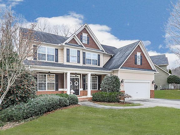 2nd image of 597 Lincolnwood Ln