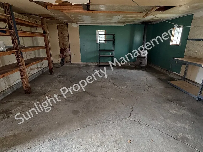 804 W 4th St — Photo 18