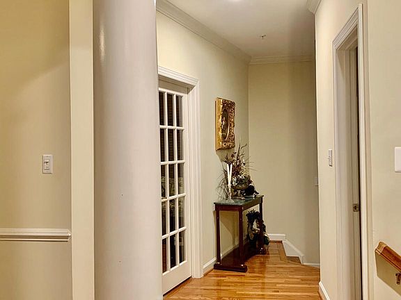 3rd image of 16 Calabash Ct