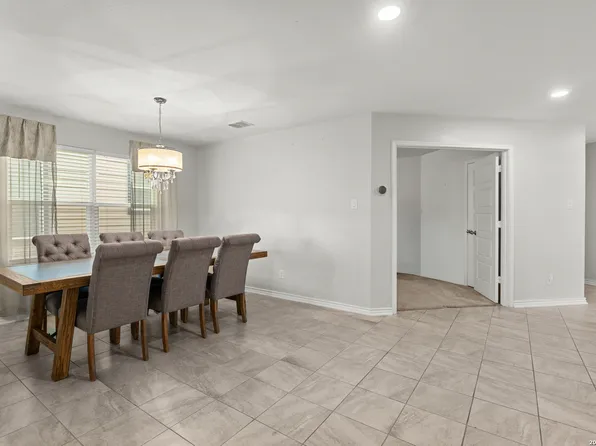 1635 IRON CRK, San Antonio, TX 78245