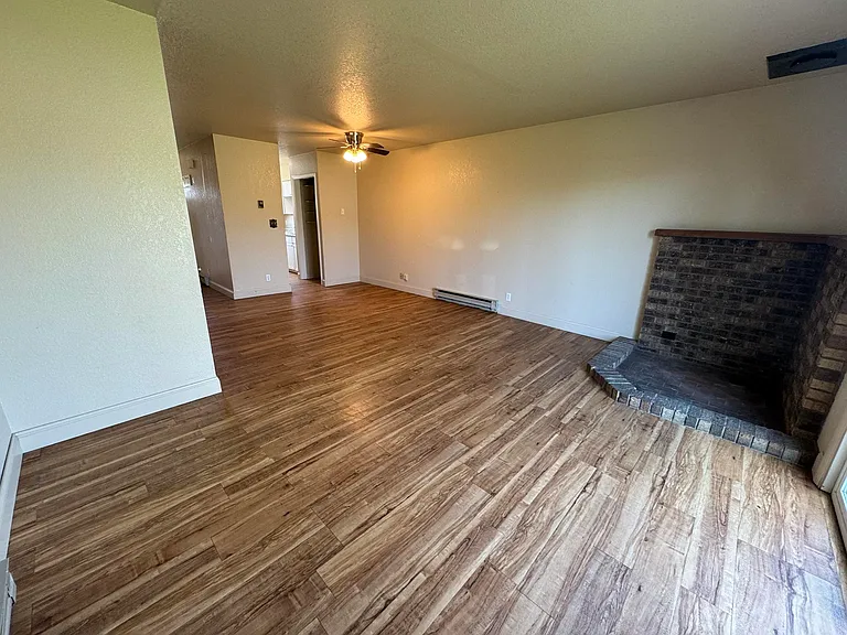 405 Roxy Ln #1 — Photo 6